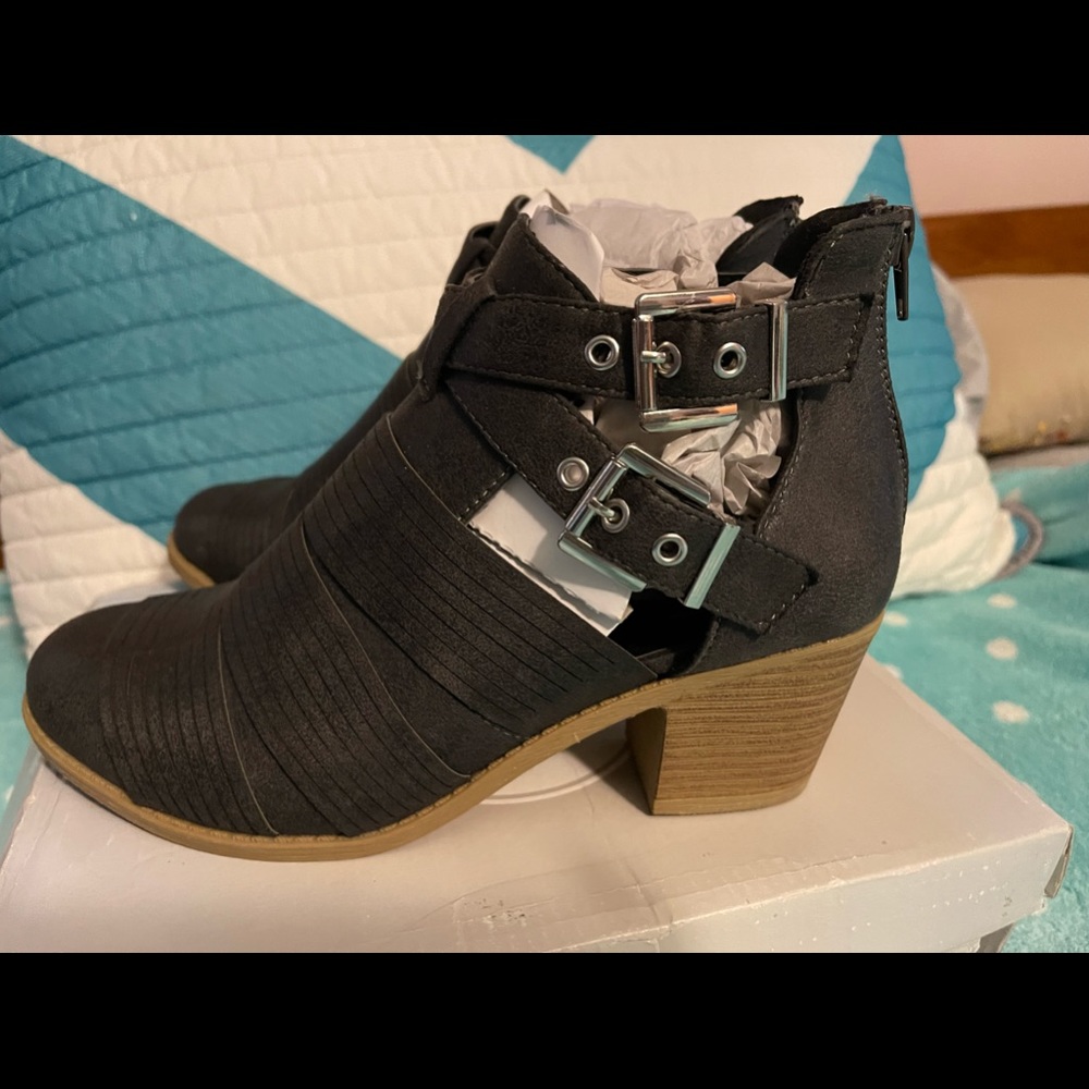 Journee Collection back zip shoes
